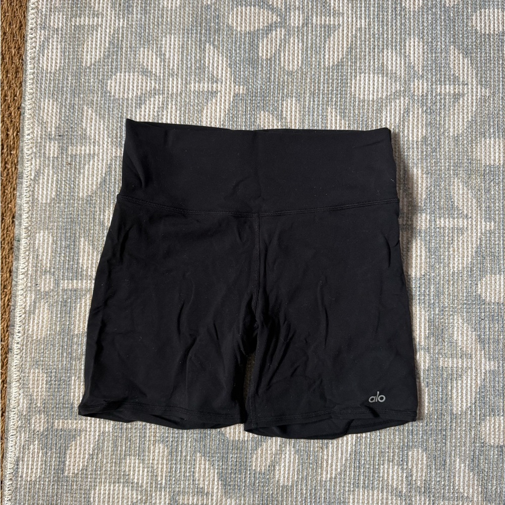 ALO Yoga Women's Black Bike Shorts
